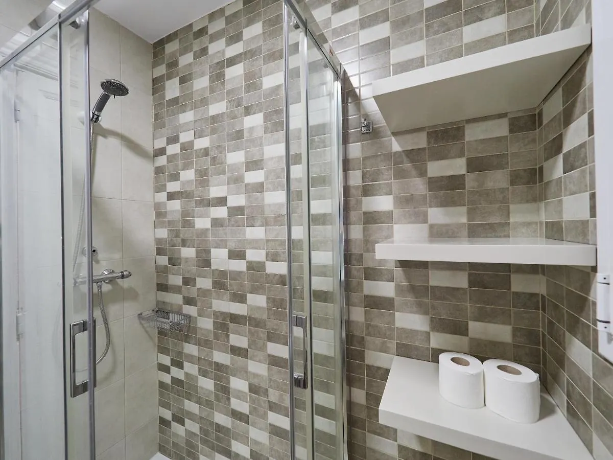 Almodovar Apartment Barselona 0*,  İspanya